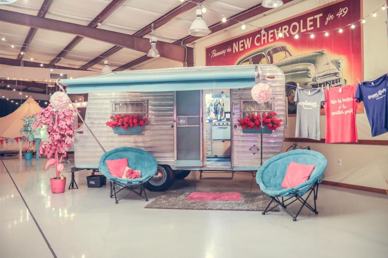 Lone Star Glamp Inn Warrenton المظهر الخارجي الصورة