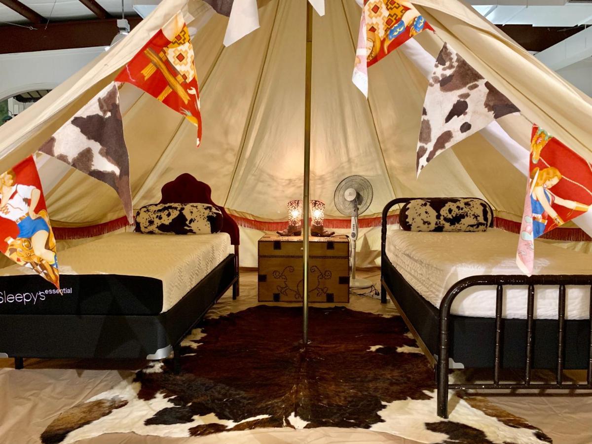 Lone Star Glamp Inn Warrenton المظهر الخارجي الصورة