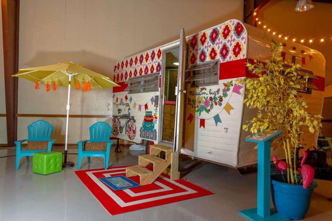 Lone Star Glamp Inn Warrenton المظهر الخارجي الصورة