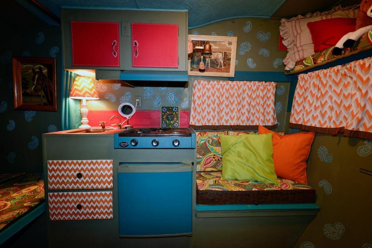 Lone Star Glamp Inn Warrenton المظهر الخارجي الصورة