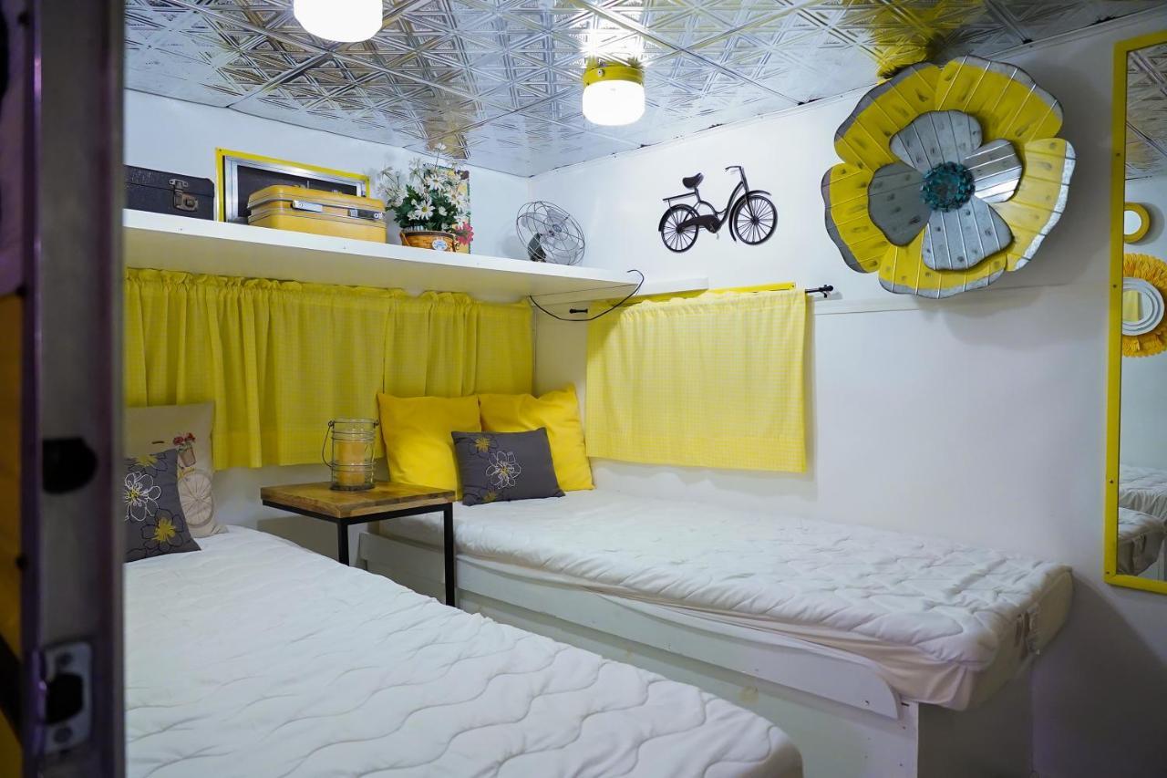 Lone Star Glamp Inn Warrenton المظهر الخارجي الصورة