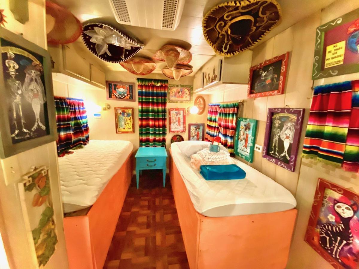 Lone Star Glamp Inn Warrenton المظهر الخارجي الصورة