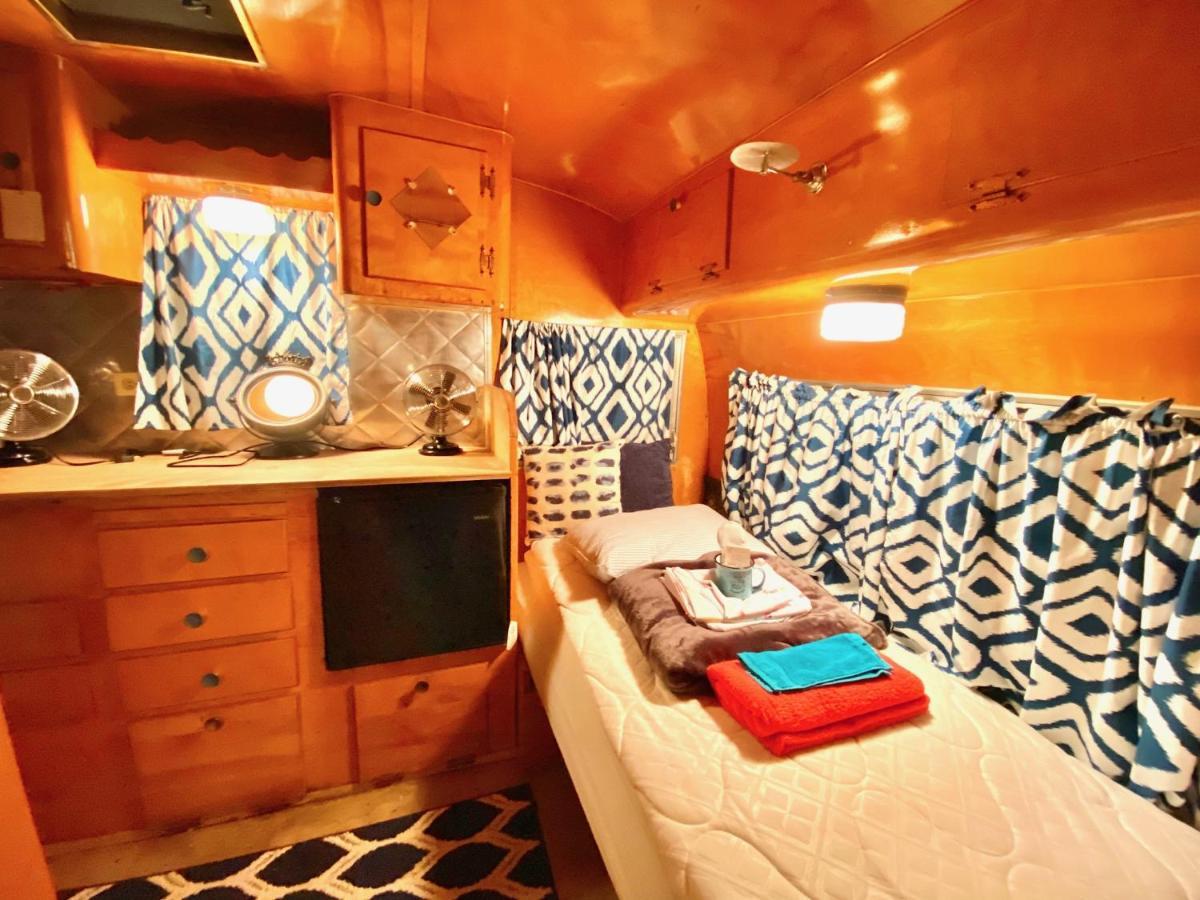 Lone Star Glamp Inn Warrenton المظهر الخارجي الصورة