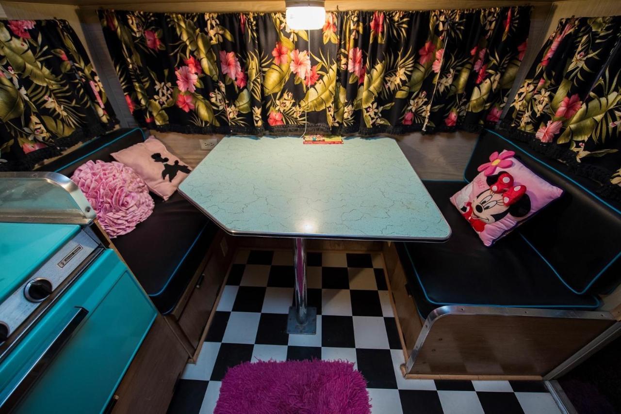 Lone Star Glamp Inn Warrenton المظهر الخارجي الصورة