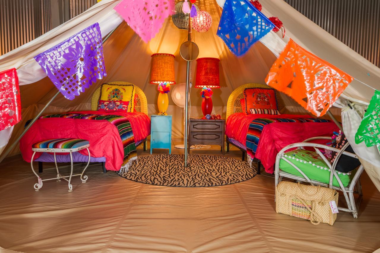 Lone Star Glamp Inn Warrenton المظهر الخارجي الصورة