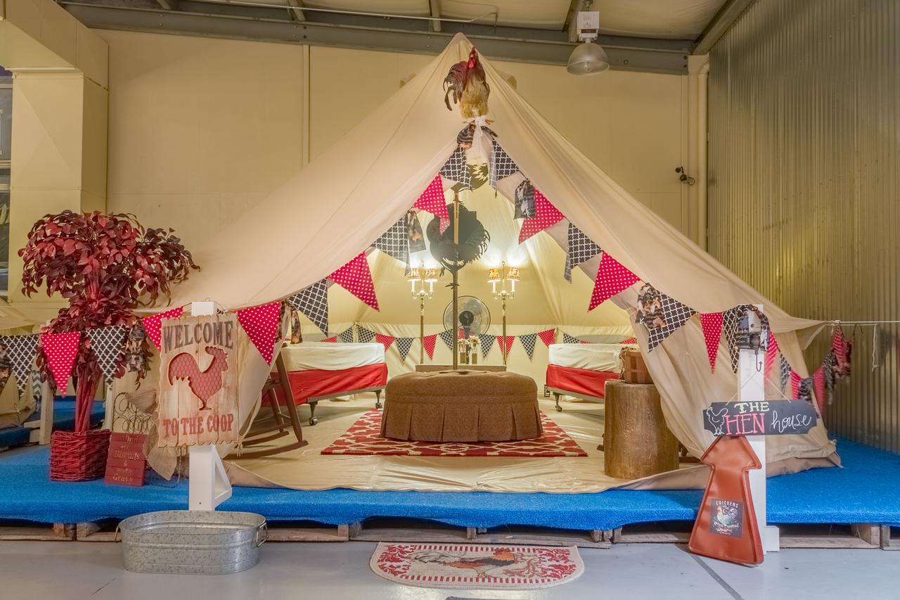 Lone Star Glamp Inn Warrenton المظهر الخارجي الصورة